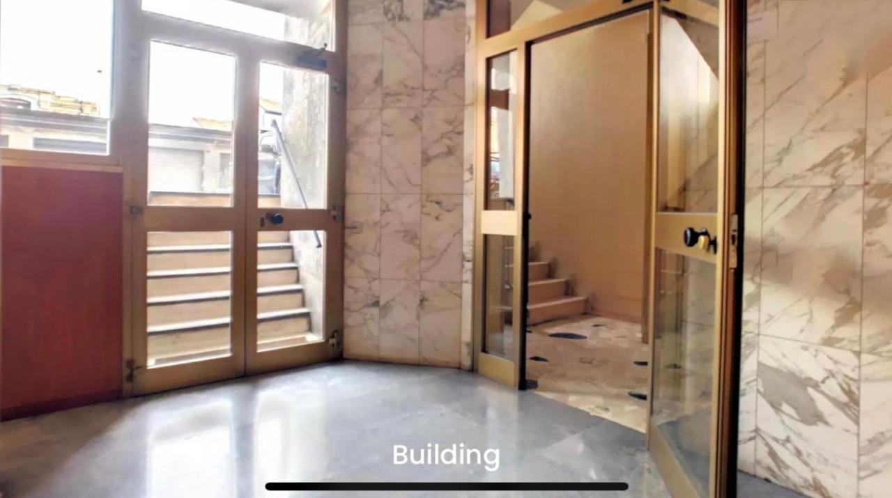 Metro Famagosta - Luminoso Appartamento Con Balcone Free Wifi & Parking Milan Bagian luar foto
